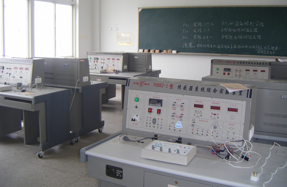 位移傳感器用于DISlab數字化信息系統.jpg 位移傳感器用于DISlab數字化信息系統.jpg